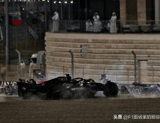 F1赛车联赛赛车卡塔尔站_汉密尔顿和拉塞尔撞车到底谁之过？