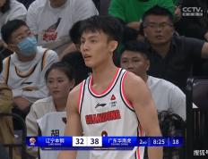 韩德君22+14战胜广东队，莫兰德踩踏面部，杜润旺5记三分直播