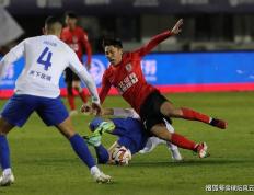 山东泰山3-0战胜长春亚泰，张力染红，泰山4名外援挂彩_9球直播